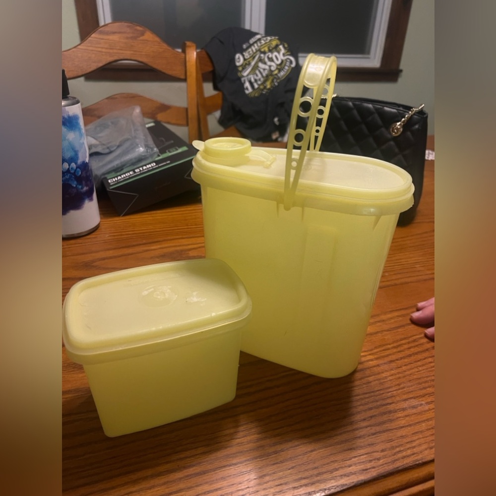 Tupperware set of 2 containers